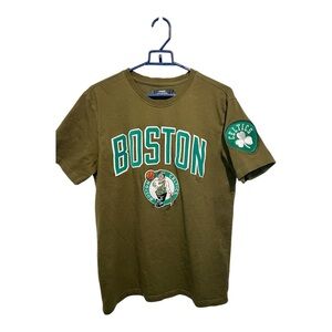 Boston Celtics Pro Standard Classic Embroidered T-Shirt Tee 
Men’s Large
Green